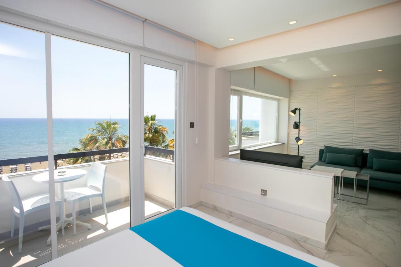 Les Palmiers Sunorama Beach Apartments Ларнака Екстериор снимка