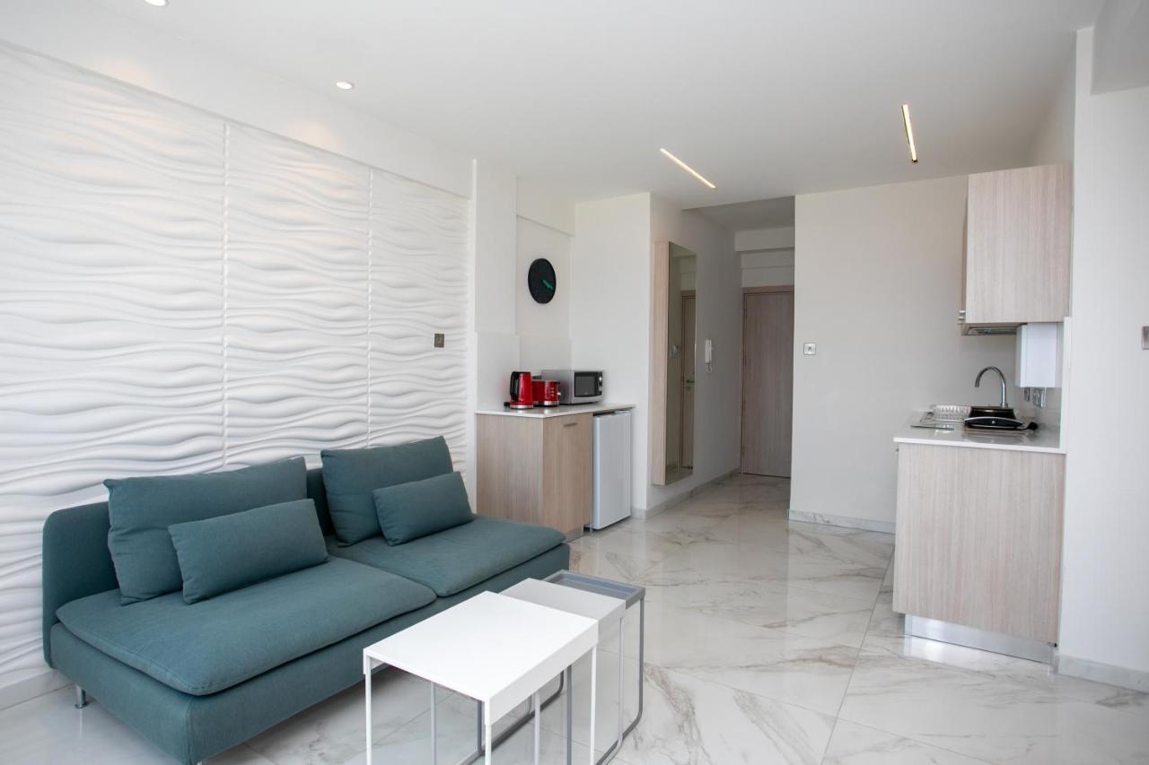 Les Palmiers Sunorama Beach Apartments Ларнака Екстериор снимка
