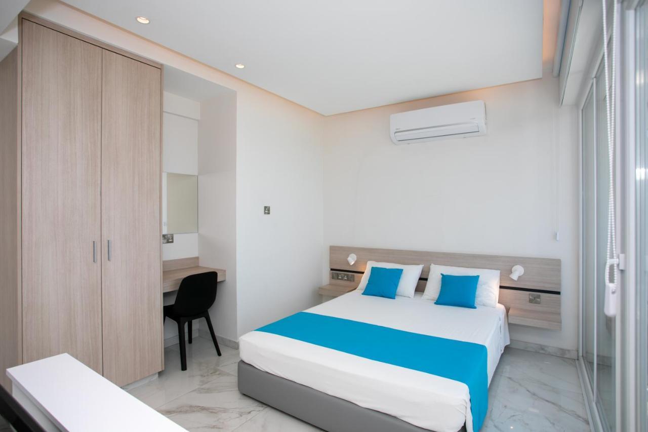 Les Palmiers Sunorama Beach Apartments Ларнака Екстериор снимка