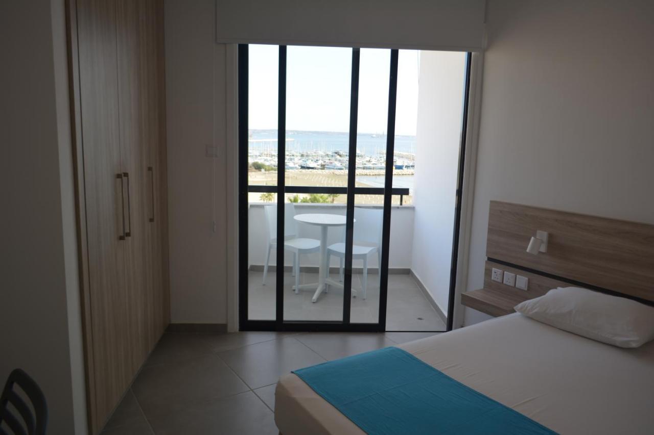 Les Palmiers Sunorama Beach Apartments Ларнака Екстериор снимка