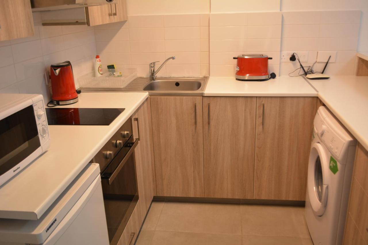 Les Palmiers Sunorama Beach Apartments Ларнака Екстериор снимка