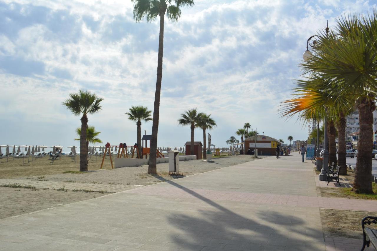 Les Palmiers Sunorama Beach Apartments Ларнака Екстериор снимка
