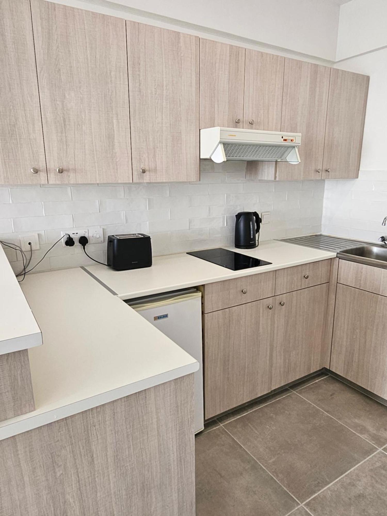Les Palmiers Sunorama Beach Apartments Ларнака Екстериор снимка